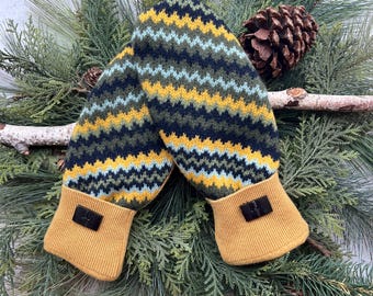 WOOL Sweater MITTENS, Multi-Color Zig Zag Mustard Olive Black, Fleece Lined, Vintage Button Cuffs, Upcycled Recycled Gift for Her Size M
