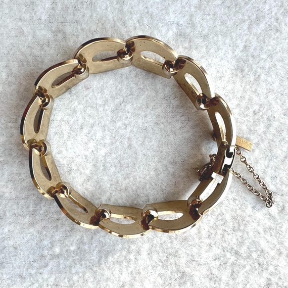 Vintage MONET Gold-toned Link 7
