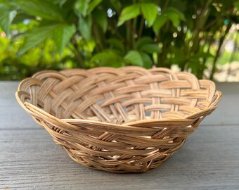 Vintage Wicker Rattan Basket, 8" x 6 1/2" Oval Bowl