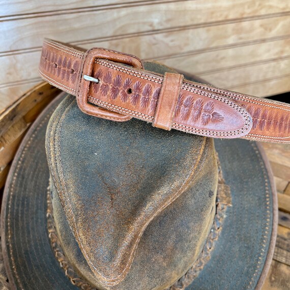 Vintage GENUINE LEATHER Belt, Detailed Stitching … - image 3
