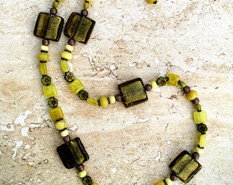 Lange Chartreuse Glaskette: Rustikaler Boho Kupferschmuck
