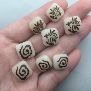4pcs Natural White Bodhi Carved Lotus Bead/Cloud Bead 12 mm 14 mm ,White Beads,Lotus Beads,Bodhi Beads,Buddhism Beads,Beads for Art Project