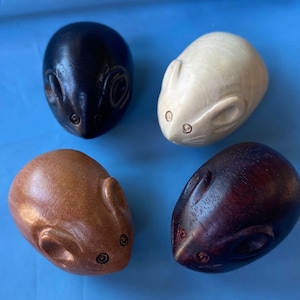 Natural Sandalwood Carved Mouse Charm 20*30 mm,Wood Rat Charms,Wood Pendant,Mala Making Charms,Prayer Pendant,DIY Accessories