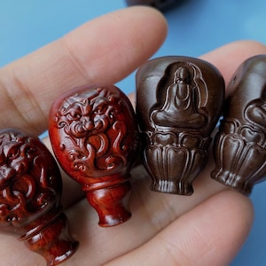 Sándalo tallado PIxiu / Buddha 3 agujeros Guru Cuentas 29 mm, Espaciador guru, Extremos de cordón, Mala haciendo cuentas, Cuentas de joyería de bricolaje, Cuentas buddhisim