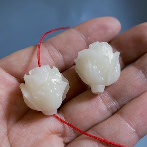 Natural White Bodhi Carved Flower Charm 20*22 mm,Bodhi Charm,Mala Making Charm,Handwork Charms, DIY Accessories