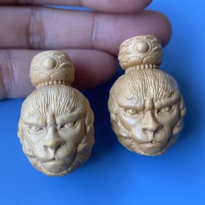 Boxwood Carved Monkey Head Beads: Sunwukong Prayer Pendant (2 PCS)