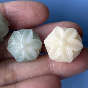 2 PCS Natural White  Bodhi Carved Flower  Beads 14-16 mm,Lotus Beads,Wood Beads,Mala Making Beads,Buddhism Beads, DIY Accessories