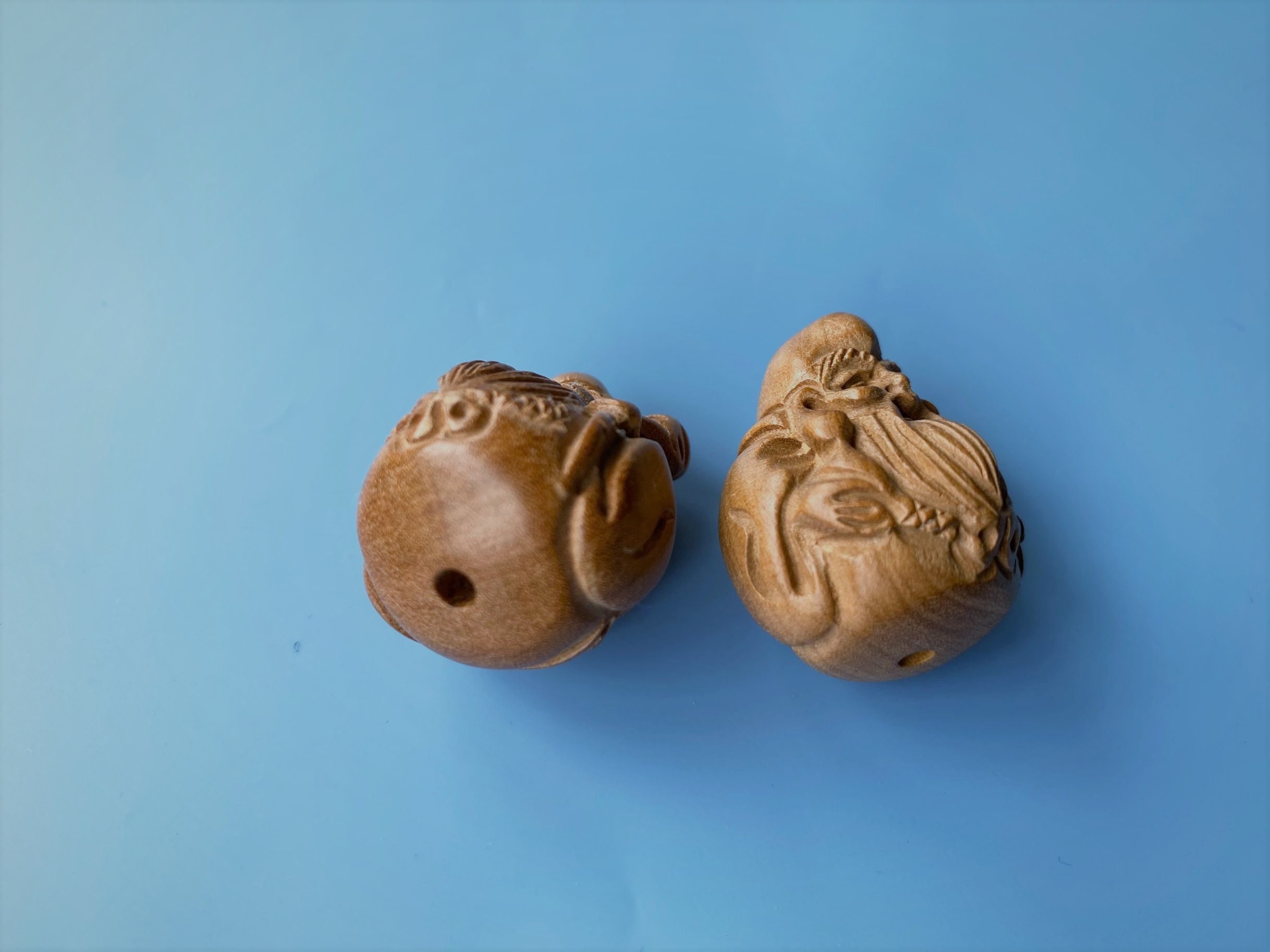木彫り長寿の神様のお守り：桃の木ツゲペンダント（25～28mm） - Etsy 日本
