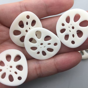 2 PCS Natural Corozo Nuts Lotus Root Slices Shape Charm,White Pendants,Lotus Root Charm,For Handwork, DIY Accessories