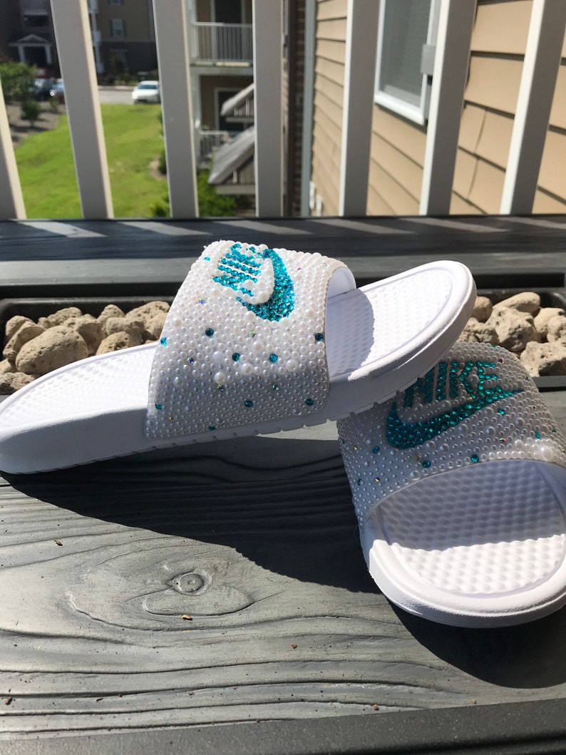create your own nike slides