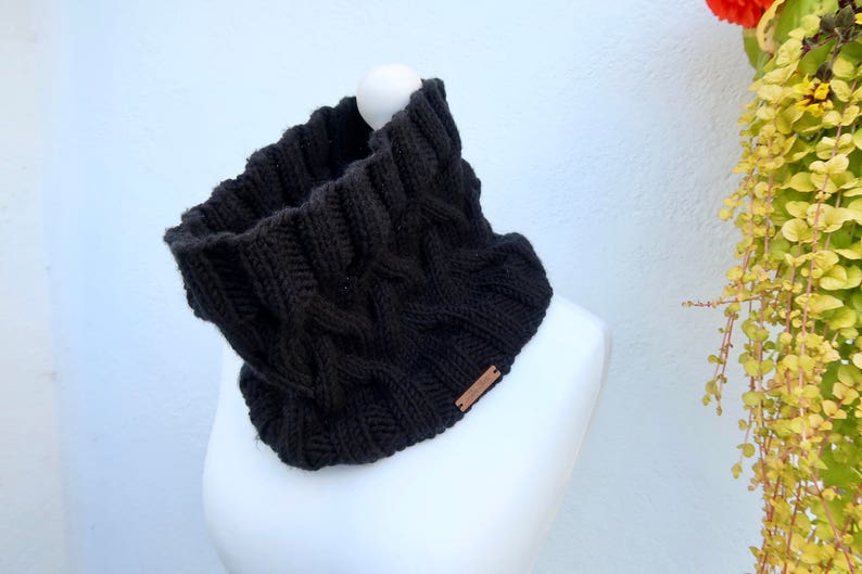 Chunky Knit Cable Cowl / Snood / Snood Scarf / Winter Scarf / Unisex / Gifts For Her / Gifts For Him / Accessories / Neck Scarf / Handmade Black