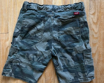 Kids Camo Cargo Shorts Wrangler tag Size Youth 14