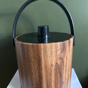 Vintage 70er Jahre Faux Holzmaserung Eiskübel mit schwarzem Griff - Irvinware Made in den USA