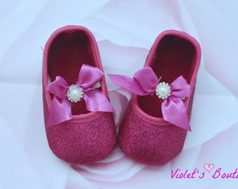BNWT baby girls butterfly trainers  shoes in pink  or dark cerise pink 0-3m 3-6m