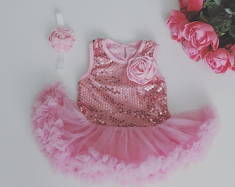 ピンクのスパンコールチュチュドレス、女の子の1歳の誕生日の衣装