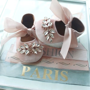 Chaussures bébé en velours vieux rose : chaussures de bébé en strass or rose
