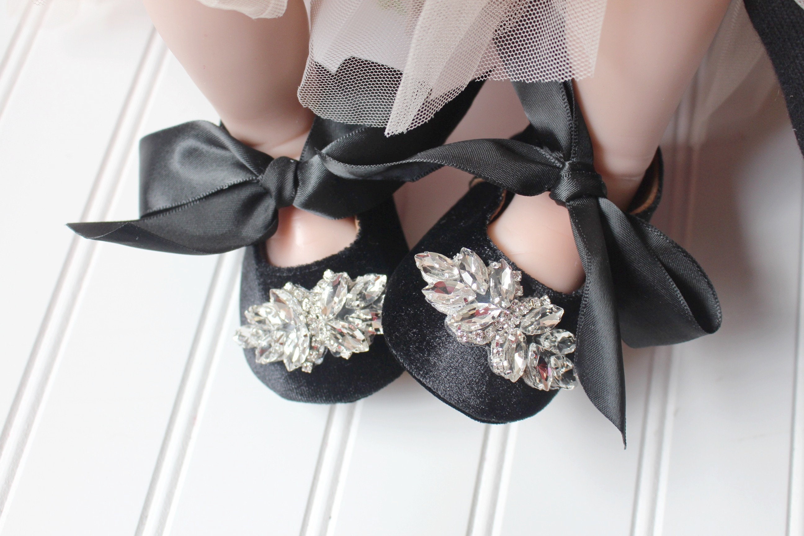 Black velvet hotsell baby shoes
