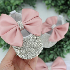 Dusty rosa Strass Babyschuhe ...Schuhe für Mädchen ...Baby-Dusche-Geschenk.