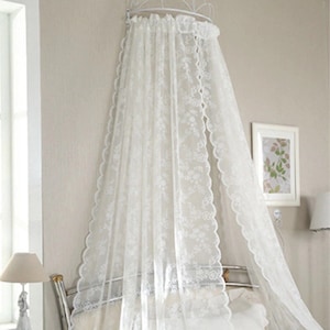 Ricamo floreale rosa bianca su tessuto per tende trasparente in pizzo bianco, decorazione della stanza dei bambini, fiori jacquard, tonalità di matrimonio, partizione, zanzariera