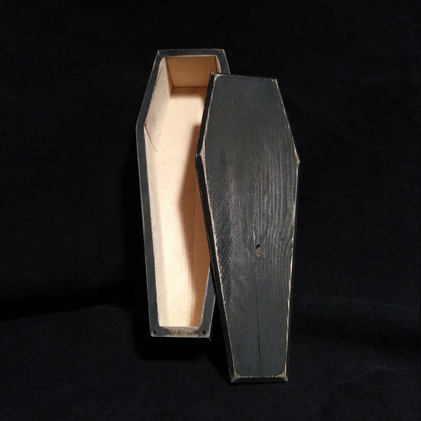 Toe Pincher Coffin without Cross  - View additional pictures for colors