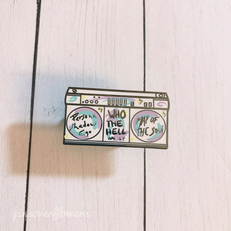 Enamel Pin Persona Stereo