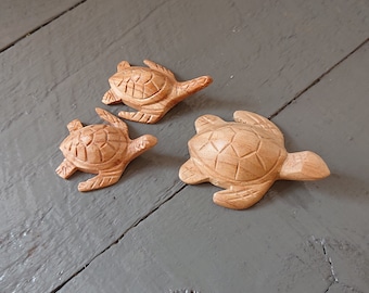 Vintage Hand Carved Mexican Ironwood Sea Turtle Figurine - Made in 