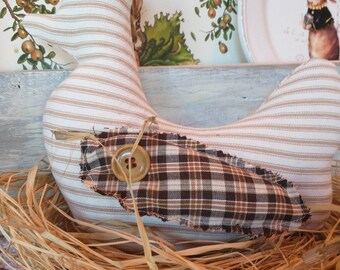 Country Farmhouse tan ticking o tela de edredón vintage Peluche de pollo