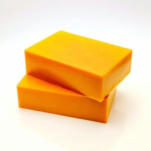 Tumeric Soap Bars with Kojic Acid, Goat&#39;s Milk, Raw Honey, Spearmint, Frankincense and Eucalyptus Essential Oils, All Natural Tumeric Soap