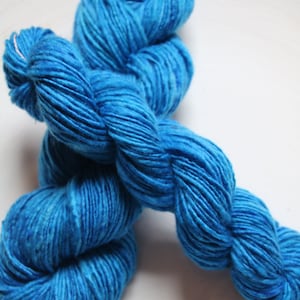 Hand spun yarn, Polwarth, hand dyed blue