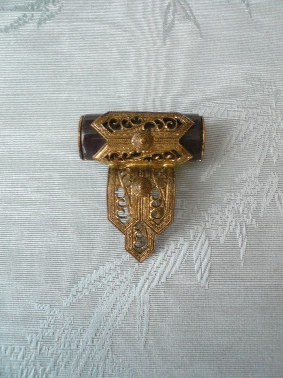 1920s Art Deco dress clip