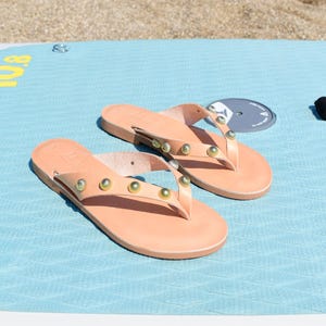Minimal T Barefoot Thongs Sandals for Women, Greek Leather Lady&#39;s Flip Flop, Casual Street Wear,Natural Color