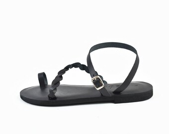 lack leather woman sandal with braid