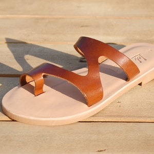 Leather woman sandal