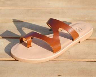 Leather woman sandal
