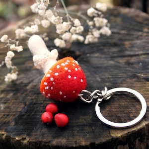 Fly agaric keychain