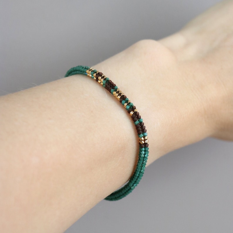 Bracelet code Morse personnalisé pour elle, cadeau d'anniversaire personnalisé vert émeraude pour petite amie, cadeau de fête des mères significatif de sa fille image 3