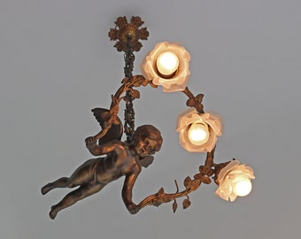 Bronze ancien, chérubin volant, ange, putti, plafonnier, lustre, trois lumières, suspension, lustre, verre garla, roses, années 1930