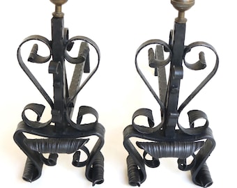 Handgesmeed smeedijzeren gietijzer – antieke decoratie voor de open haard