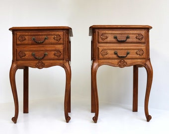 French Couple of Country Louis XV Style Antique Style Hand Carved Oak Nightstands 1960 Drawers Midcentury Bedside tables Vintage End Tables