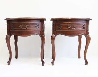 Louis XV Style Oak Pair Nightstands Curved Couple End tables Midcentury Side Tables Romantic Vintage French Provincial Bedside Tables 1960s