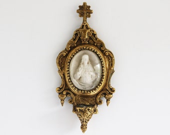 Antiek sierlijk wijwaterlettertype heilig hart van Jezus Christus ovaal meerschuim convex glas koepelvormig glas goud verguld gesneden hout kruis Frans
