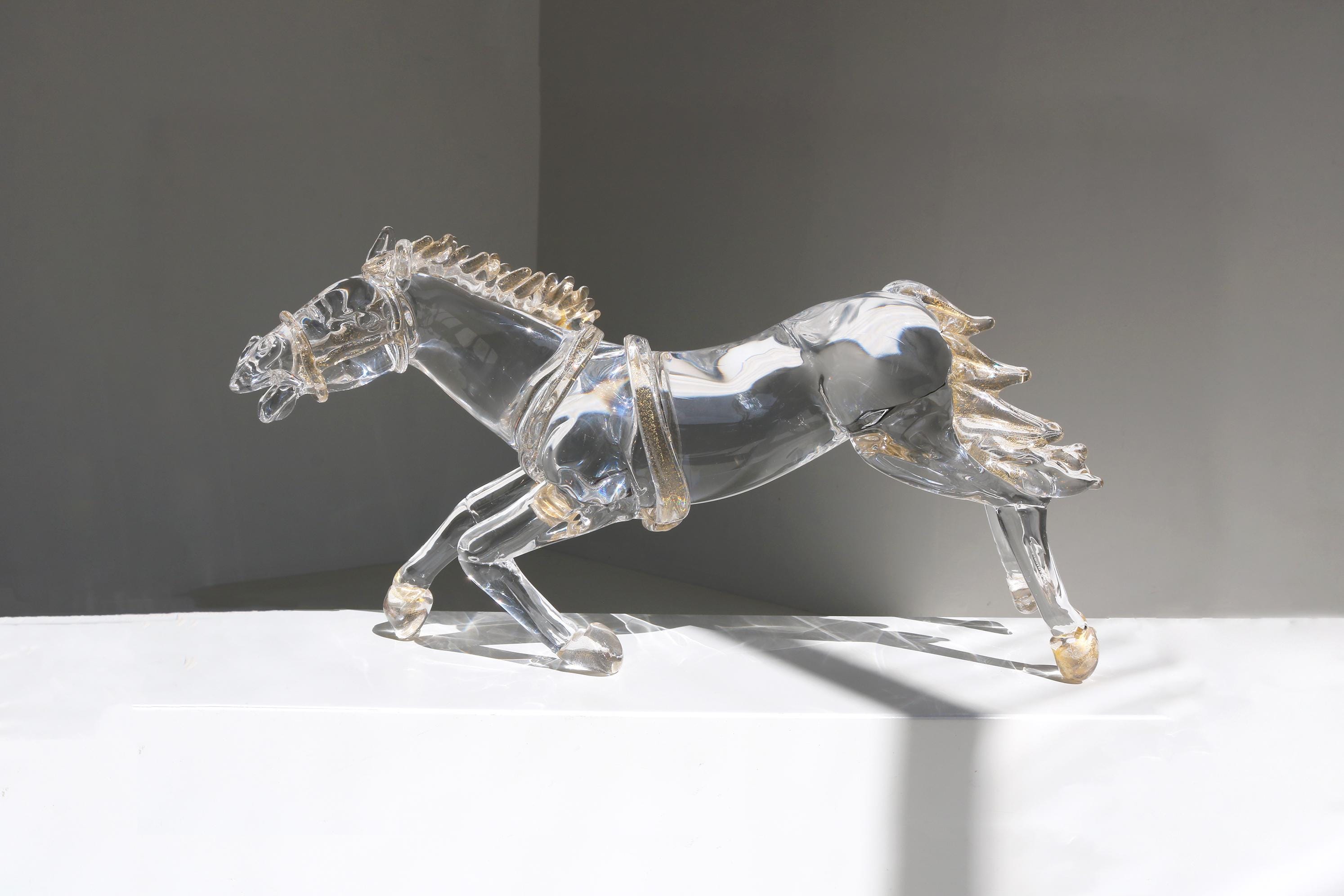 ムラーノガラスの馬の彫刻：ミッドセンチュリーイタリア美術、金色の