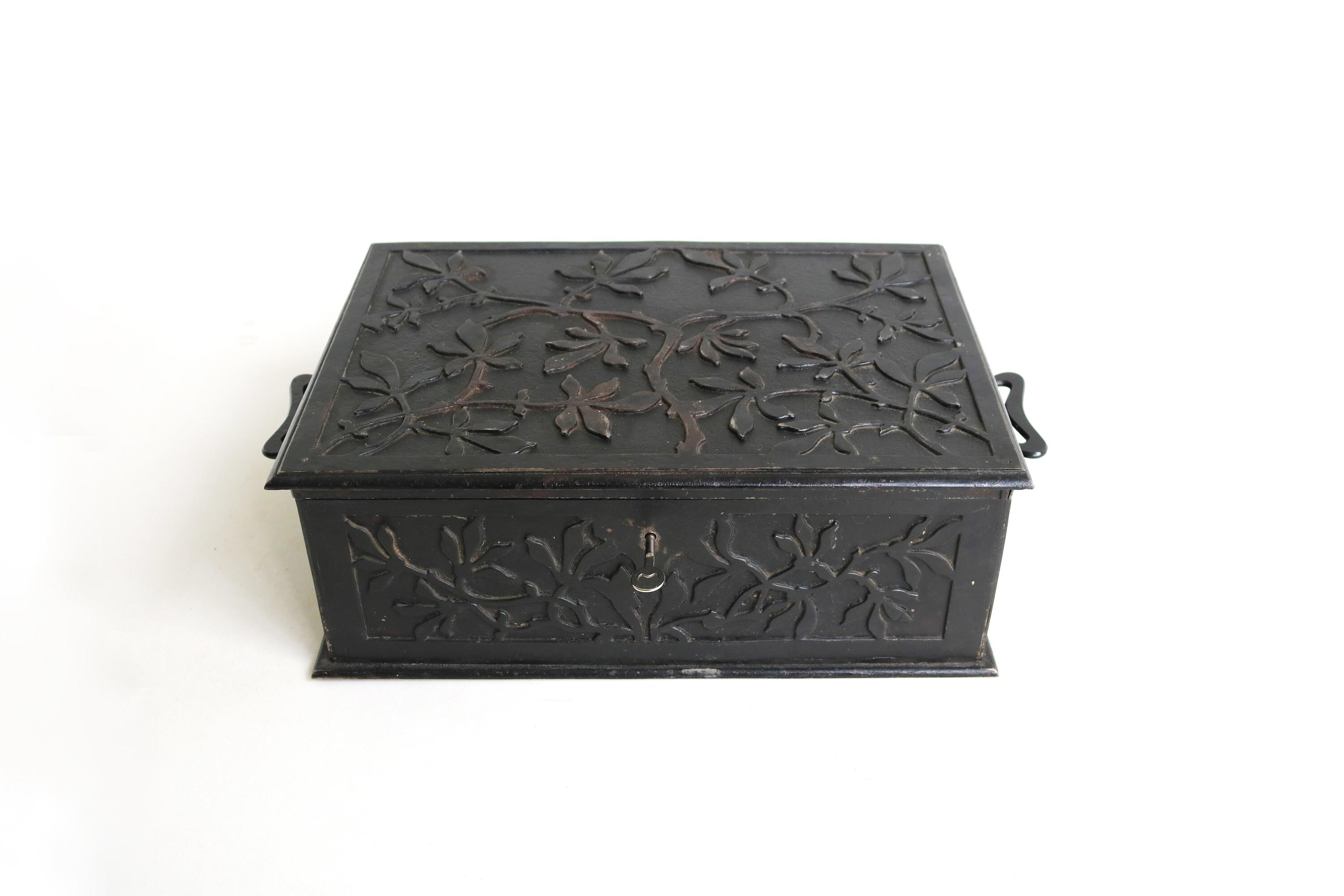 Antique Cast Iron Money Box - Etsy
