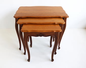 Vintage French Nesting Tables – Louis XV Style Oak Set of 3 ca. 1960s