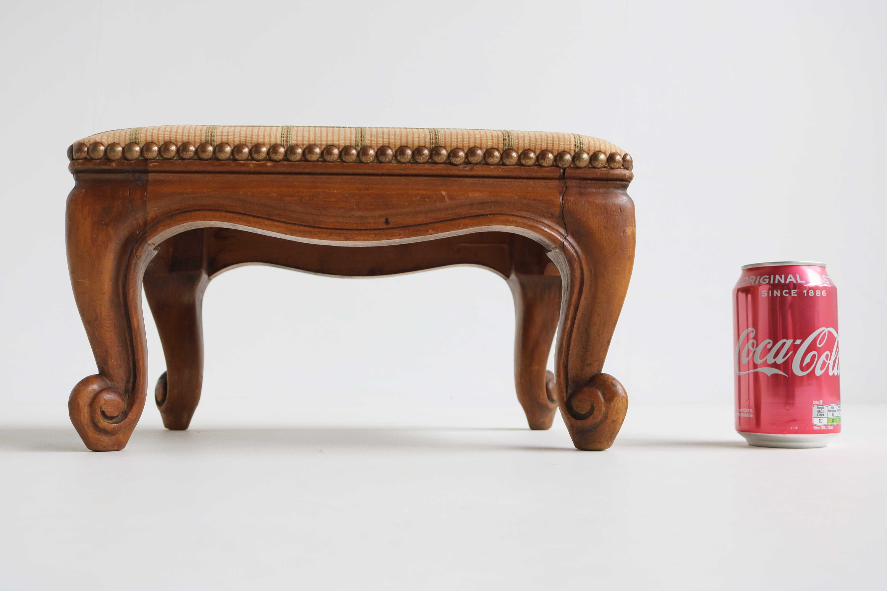Amazon.com: LUE BONA Small Tufted Foot Stool, Yellowish