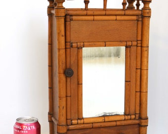 Ancienne petite armoire maison poupée bois pitchpin façon