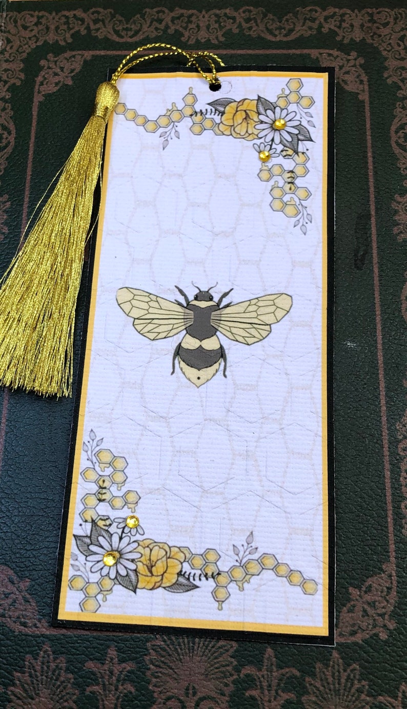 Bee book marks, bee gifts, tree bookmarks, butterflies bookmark, Bee bookmark, Bookmark gift, book lovers gift, reading gift Bee