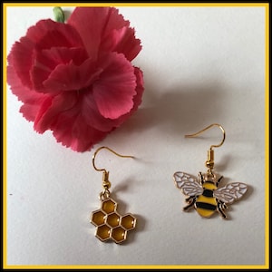 Bee and honeycomb earrings, Bee earrings, Bee Birthday gifts, Bee lovers jewellery, dangle drop bee earrings