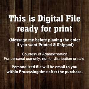 Puede incluir: Texto sobre un fondo de veta de madera que dice "Este es un archivo digital listo para imprimir (Comun&iacute;cate conmigo antes de realizar el pedido si deseas que se imprima y se env&iacute;e) Cortes&iacute;a de Adamscreation Para uso personal &uacute;nicamente, no para distribuci&oacute;n o venta. El archivo personalizado se te enviar&aacute; por correo electr&oacute;nico dentro del tiempo de procesamiento despu&eacute;s de la compra."