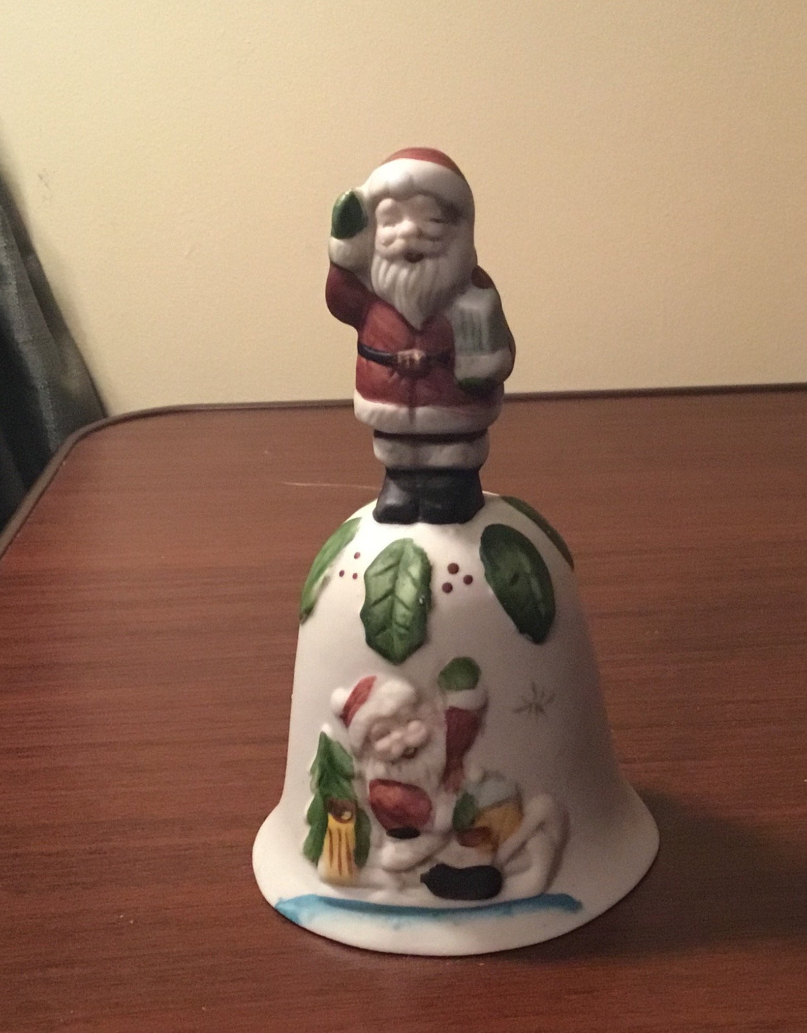 Cloche de Noël douce avec le père noël sur le dessus oeuvre | Etsy